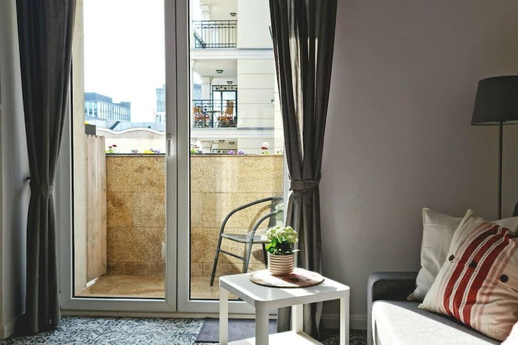 Apartament Zachodni Z Balkonem 4 Osoby Varşova Dış mekan fotoğraf